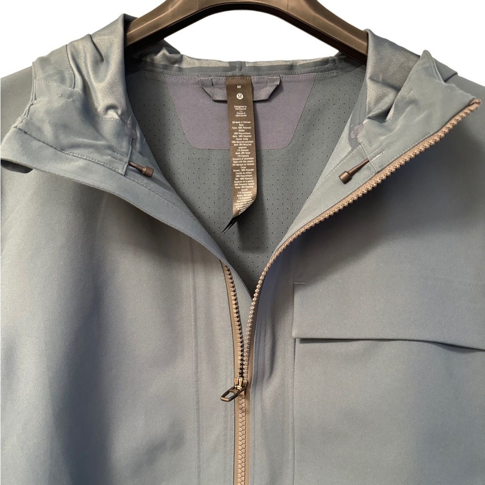 Lululemon Outpour Stretchseal Jacket Size M Brand… - image 3